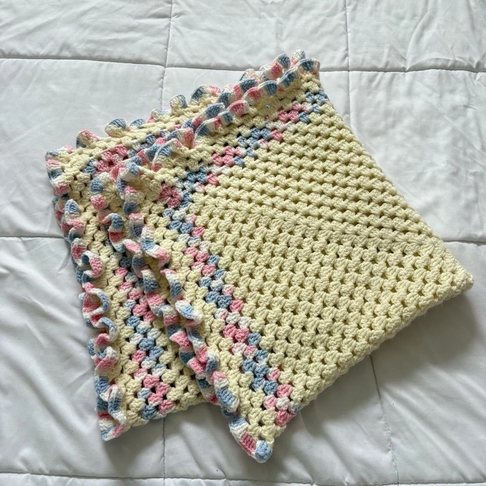 Vintage Handmade Pastel Crochet Baby Blanket Yellow Pink Nursery 34x34 Square - Picture 4 of 5